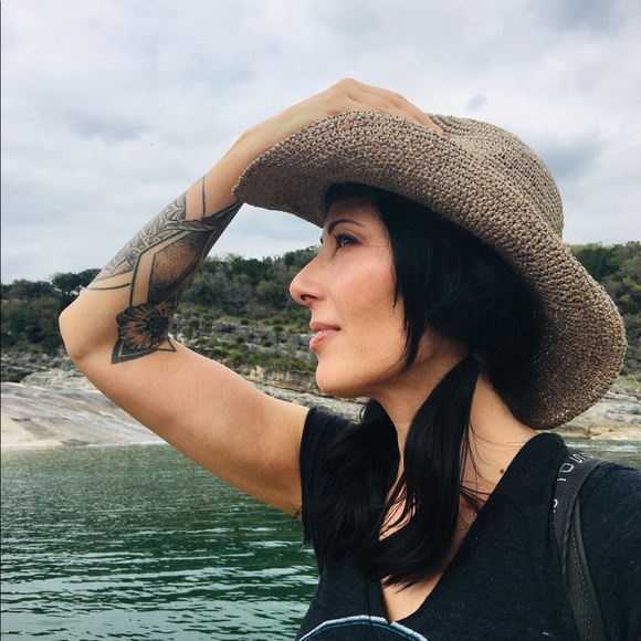 Meet your Posher, Tina - Picture 1 of 1